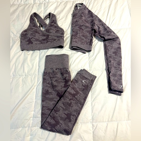 Gymshark Women’s Adapt Camo Set - Picture 1 of 8